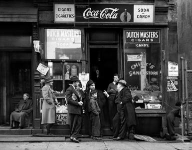 Walter Rosenblum. Candy store Pitt Street, N.Y