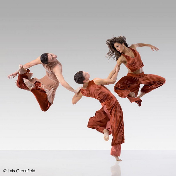 photo by Lois Greenfield